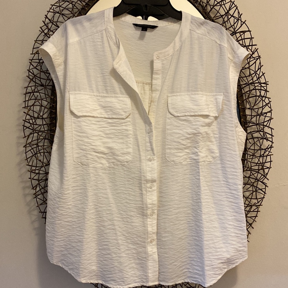 Banana Republic women’s off white button down blouse L